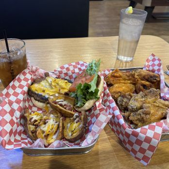G10's Bar & Grill - Wings half garlic parm, half franks red hot - American Near Me - Childress, Texas G10's Bar & Grill - Wings half garlic parm, half franks red hot - American Near Me - Childress, Texas
