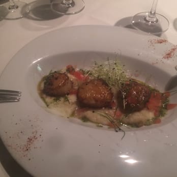 Artisauce - Seasonal scallops starter. - French Near Me - Ixelles, BRU
