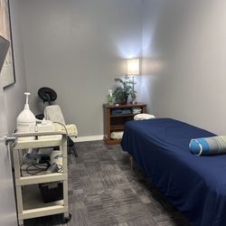 Twin Oaks Chiropractic And Acupuncture - Therapy Room
