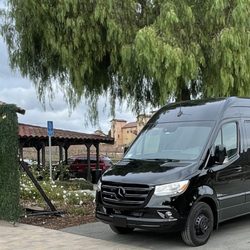 Vanity Limousines - 12 Passenger Luxury Mercedes Benz Sprinter Limousine