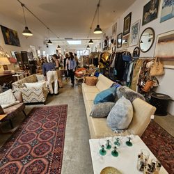 Dobbin St. Vintage Co-op