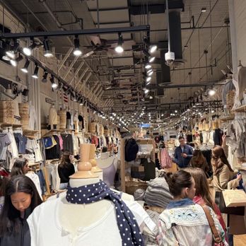 Brandy Melville - Women's Clothing Near Me - New York, New York