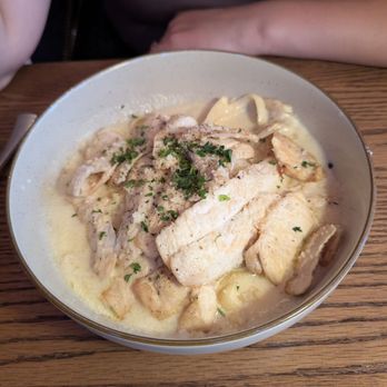 Morella - Alfredo pasta, with chicken - Italian Near Me - San Francisco, California