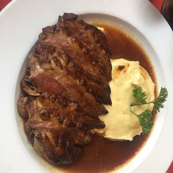 La Coïncidence - Duck abreast with honey and orange sauce, mushrooms and creamy potato purée... delicious!! - French Near Me - Paris, 75