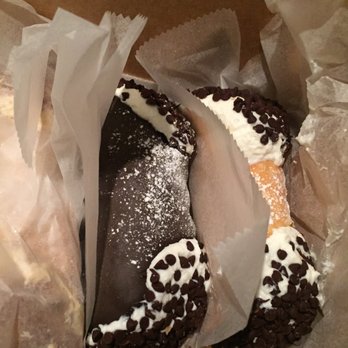 Mike's Pastry - Bakeries Near Me - Boston, Massachusetts Mike's Pastry - Bakeries Near Me - Boston, Massachusetts