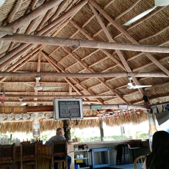 The Pit Bar-B-Q - Outdoor seating and bar area. - Barbeque Near Me - Miami, Florida