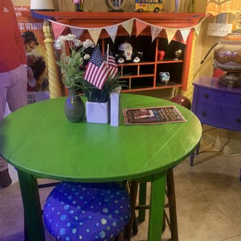 Mystic Ice Cream - Unique seating - Ice Cream & Frozen Yogurt Near Me - Eustis, Florida Mystic Ice Cream - Unique seating - Ice Cream & Frozen Yogurt Near Me - Eustis, Florida