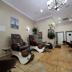 The Lady Nails - Salon chairs