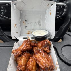 Buffalo Wild Wings - Free birthday 6ct wings: 6ct traditional bbq wings  (instagram: @issa.cheatday) (3/14/25)
