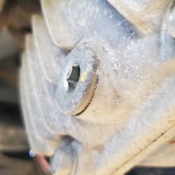 Schaller Subaru - Diff fluid was not changed, no signs of oil, corrosion on plugs, still sealed from factory - 60k service was never done