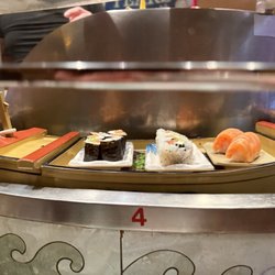Warakubune Sushi