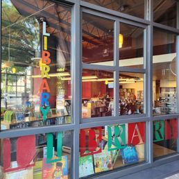 Exterior photo of Seattle Public Library - Wallingford branch - Seattle, Washington Exterior photo of Seattle Public Library - Wallingford branch - Seattle, Washington