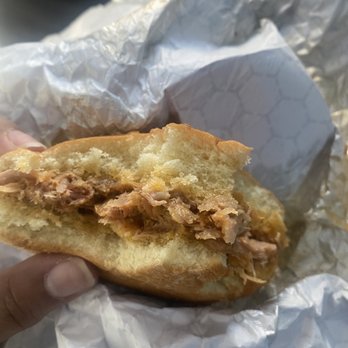 Buc-ee's - Pulled pork sando - Gas Stations Near Me - New Braunfels, Texas Buc-ee's - Pulled pork sando - Gas Stations Near Me - New Braunfels, Texas