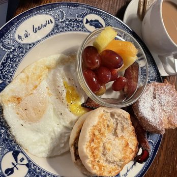 MoCo's Founding Farmers - Founding Farmers breakfast - New American Near Me - Potomac, Maryland