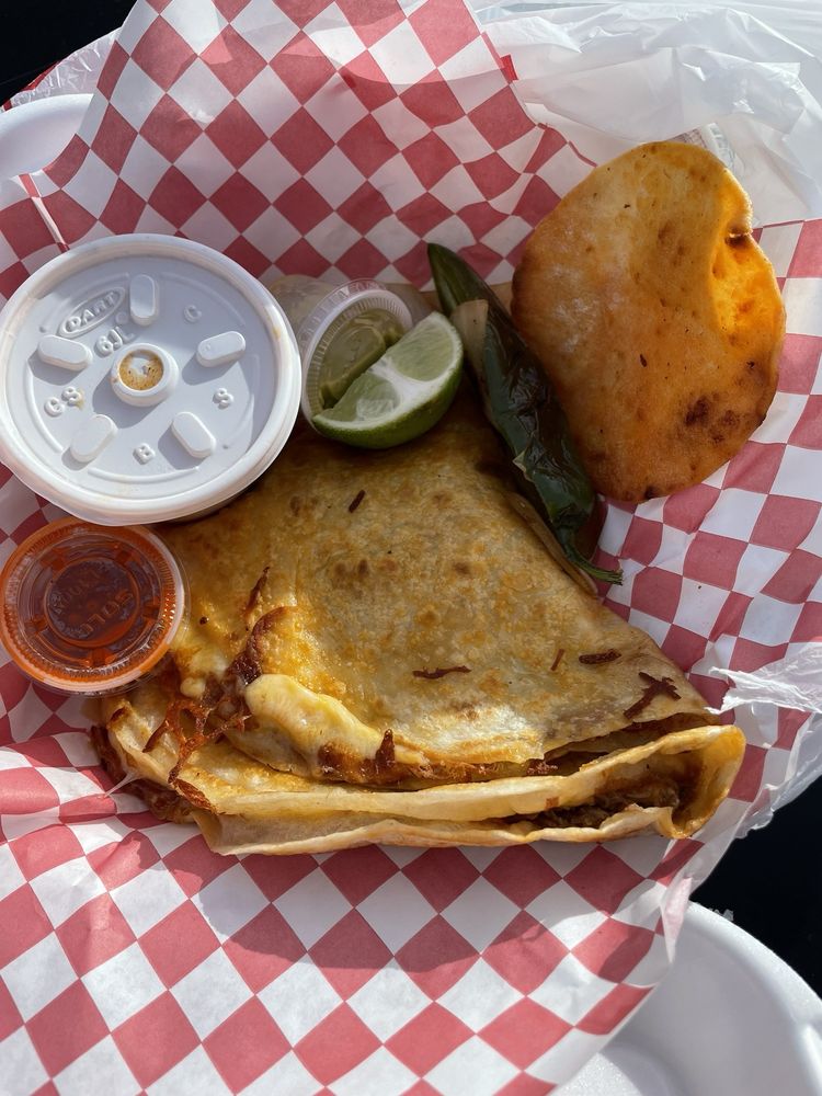 Food from Birria Don Jose