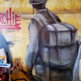 La Belle et la Boeuf - Wall mural - Burgers Near Me - Quebec City, Quebec La Belle et la Boeuf - Wall mural - Burgers Near Me - Quebec City, Quebec