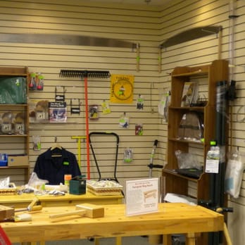 Lee Valley - Hardware Stores Near Me - Colwood, British Columbia