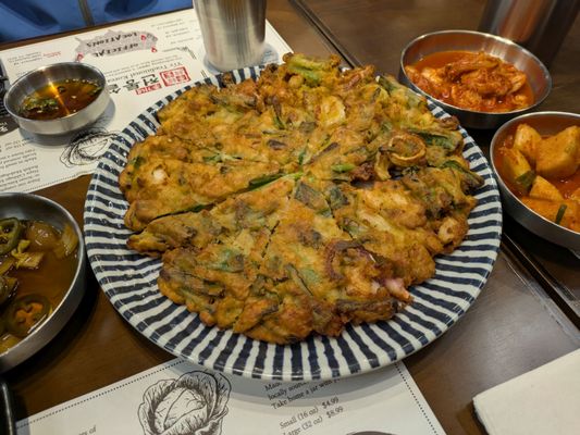Yi's Traditional Korean Beef Soup Restaurant (이가네 전통 설렁탕) by null