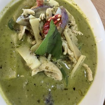 Homm Thai Bistro & Bar - Green curry chicken - Thai Near Me - Houston, Texas