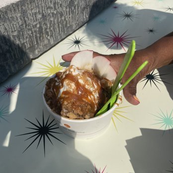 Midnight Ferry - Apple pie sundae - Ice Cream & Frozen Yogurt Near Me - Newburgh, New York