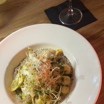 Lume Kitchen and Lounge - Lounges Near Me - Etobicoke, Ontario Lume Kitchen and Lounge - Lounges Near Me - Etobicoke, Ontario