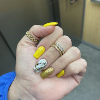 LA Nails & Spa - Nails - Nail Salons Near Me - Downey, California