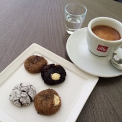 Lu Bonometti - Biscoitos e cafe