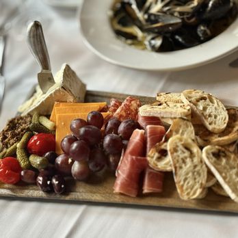 Atwater's Restaurant - Charcuterie - New American Near Me - Geneva, Illinois
