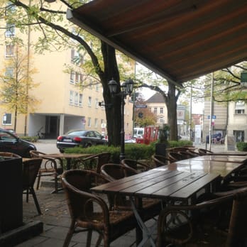Max Pett - Cute little patio to people watch! - Vegan Near Me - Munich, BY