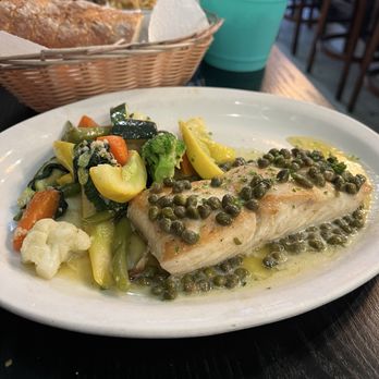 Sotto Mare - Halibut in a garlic butter caper sauce - Seafood Near Me - San Francisco, California Sotto Mare - Halibut in a garlic butter caper sauce - Seafood Near Me - San Francisco, California