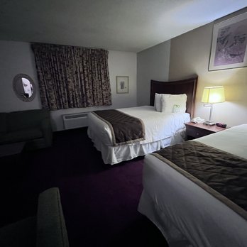 Laketree Inn & Suites - Hotels Near Me - Marion, Illinois Laketree Inn & Suites - Hotels Near Me - Marion, Illinois