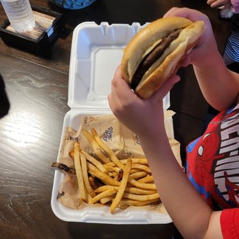 River City Cafe - Plain kids burger - American Near Me - Surfside Beach, South Carolina