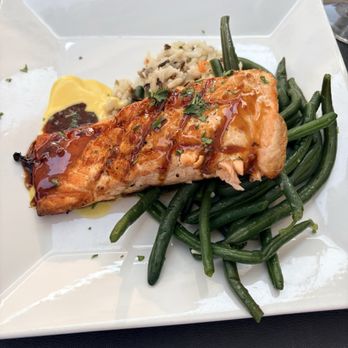 Bishop's Post - Grilled Salmon, fresh green beans and rice - American Near Me - Chesterfield, Missouri Bishop's Post - Grilled Salmon, fresh green beans and rice - American Near Me - Chesterfield, Missouri