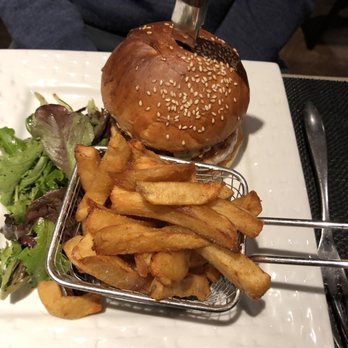 Neuilly's - Crocodile burger - Bistros Near Me - Neuilly-sur-Seine, 92 Neuilly's - Crocodile burger - Bistros Near Me - Neuilly-sur-Seine, 92