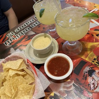 Xaboo Mephaa - Chips, queso, salsa, & 22oz house margaritas - Mexican Near Me - Lee's Summit, Missouri Xaboo Mephaa - Chips, queso, salsa, & 22oz house margaritas - Mexican Near Me - Lee's Summit, Missouri