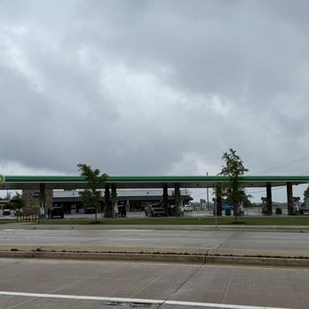 bp - In a prominent location. - Gas Stations Near Me - Palatine, Illinois bp - In a prominent location. - Gas Stations Near Me - Palatine, Illinois