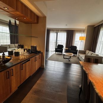 Hyatt Regency - Bar - Hotels Near Me - Renton, Washington Hyatt Regency - Bar - Hotels Near Me - Renton, Washington