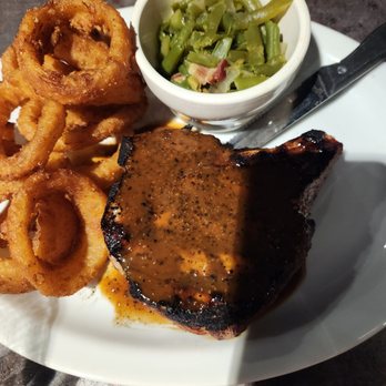 1925 Pubhouse - Muncie - Porterhouse Pork chops with onion rings and green beans - American Near Me - Muncie, Indiana 1925 Pubhouse - Muncie - Porterhouse Pork chops with onion rings and green beans - American Near Me - Muncie, Indiana