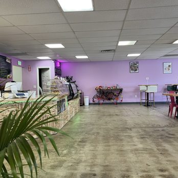 Corazón De Café - Counter and table - Desserts Near Me - Wyoming, Michigan Corazón De Café - Counter and table - Desserts Near Me - Wyoming, Michigan