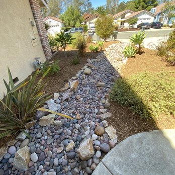 Carmelo's Crew Landscaping - Front yard cleaned up. New plants. - Landscaping Near Me