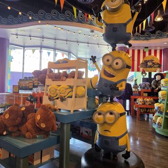 Universal Studios Hollywood - Minions - Amusement Parks Near Me - Universal City, California Universal Studios Hollywood - Minions - Amusement Parks Near Me - Universal City, California