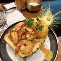 Curry shrimp pineapple Curry shrimp pineapple