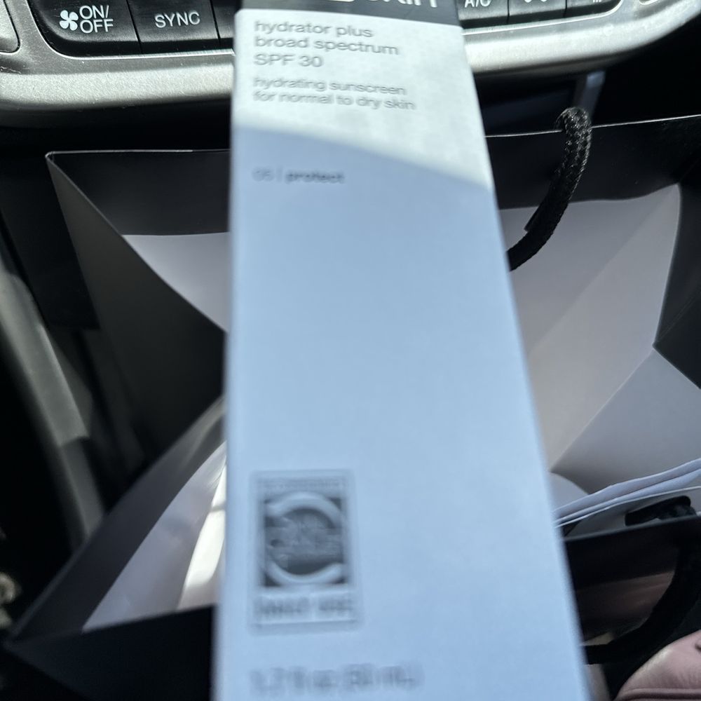 Essencial Studio - Hydrator plus broad spectrum SPF 30 hydrating sunscreen a must after a micro derm facial. - Hair Removal Near Me - Long Beach, California