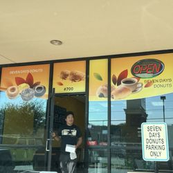 Seven Day Donut Shop - Grabbing donuts for lunch