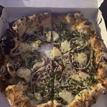 Pyro Pizza - Veggie Bianca Pizza - Pizza Near Me - Portland, Oregon