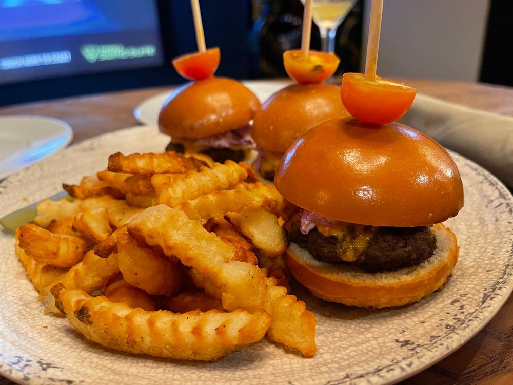 Sand Trap Bar & Grill Image