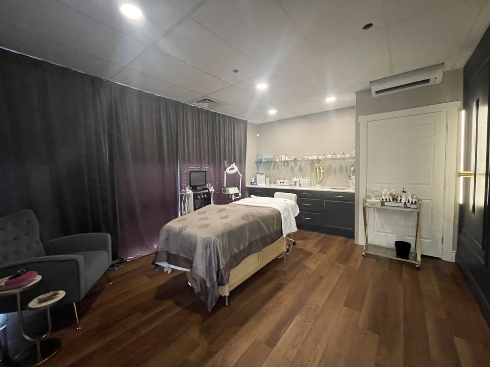 Encore Skin Boutique Logo