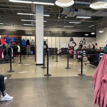 nike factory outlet long beach