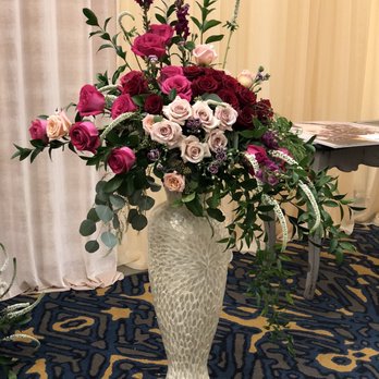 Southern Roots Flower Market - Wedding ceremony florals - Floral Designers Near Me - McAllen, Texas