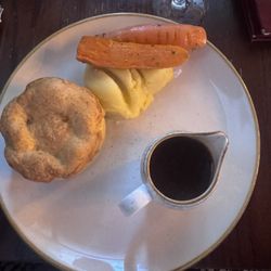 The Swan - BRITISH STEAK & NICHOLSON'S PALE ALE PIE